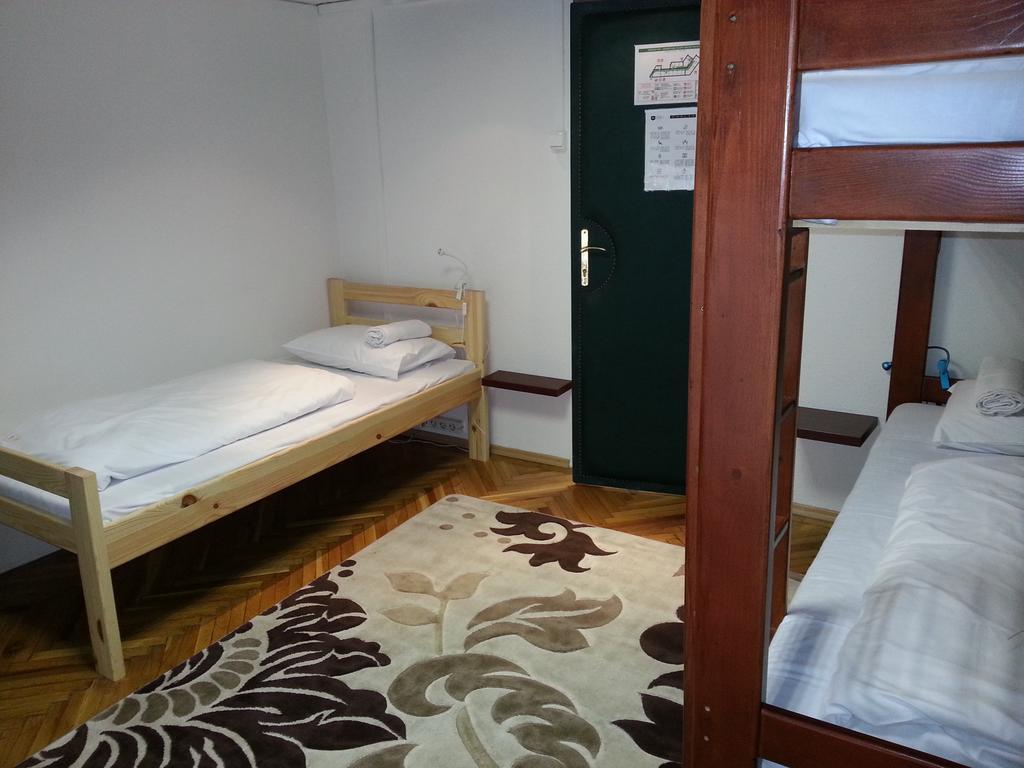 Walking Bed Budapest Hostel Δωμάτιο φωτογραφία