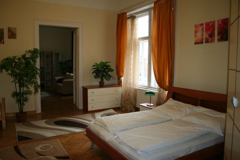 Walking Bed Budapest Hostel Εξωτερικό φωτογραφία