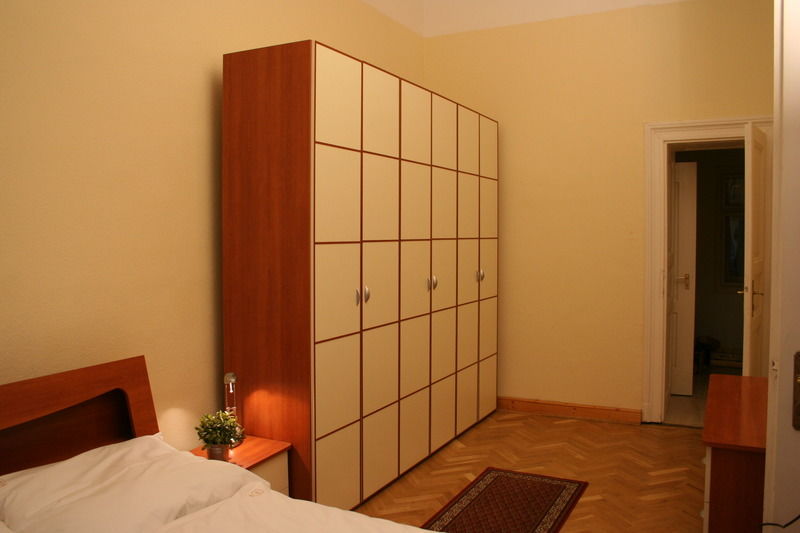 Walking Bed Budapest Hostel Εξωτερικό φωτογραφία