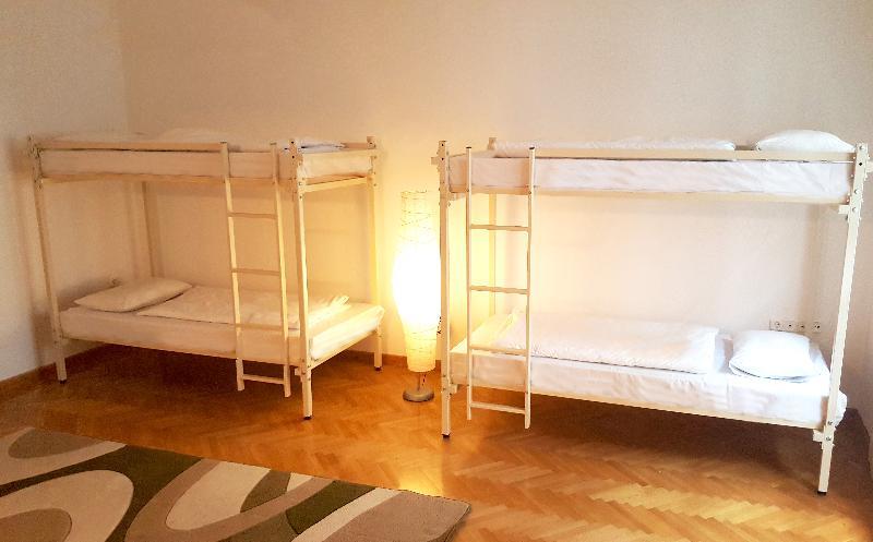 Walking Bed Budapest Hostel Εξωτερικό φωτογραφία